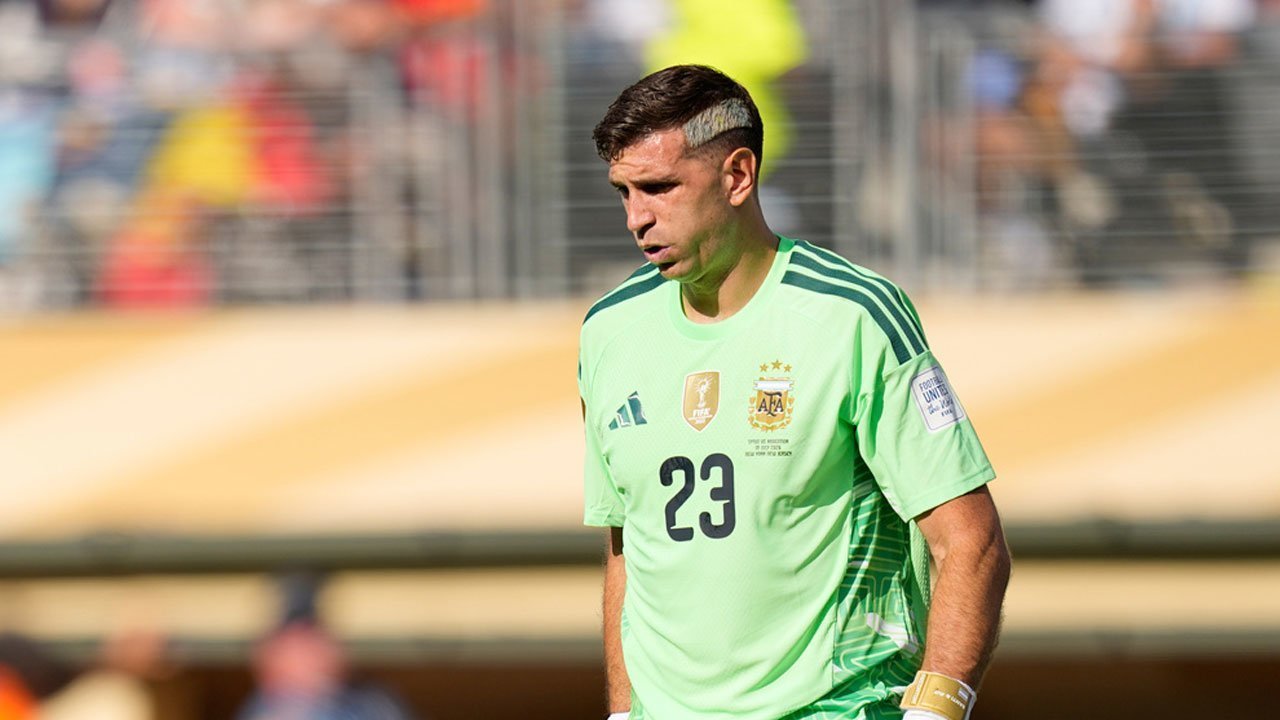 Emi Martinez Pertimbangkan Mundur dari Timnas Argentina