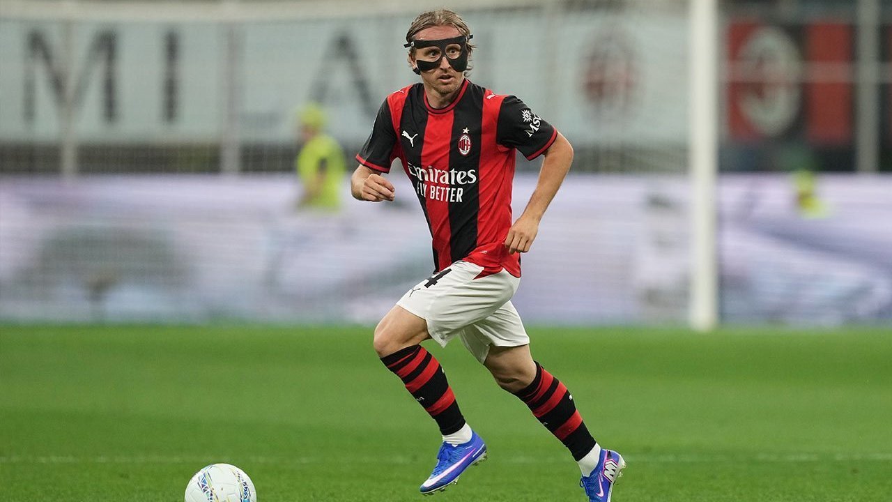 Luka Modric Resmi Perpanjang Kontrak di AC Milan hingga 2027