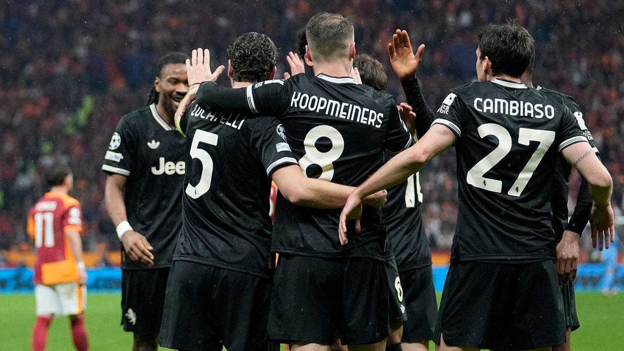 Manchester United Kepincut Gelandang Juventus ini?